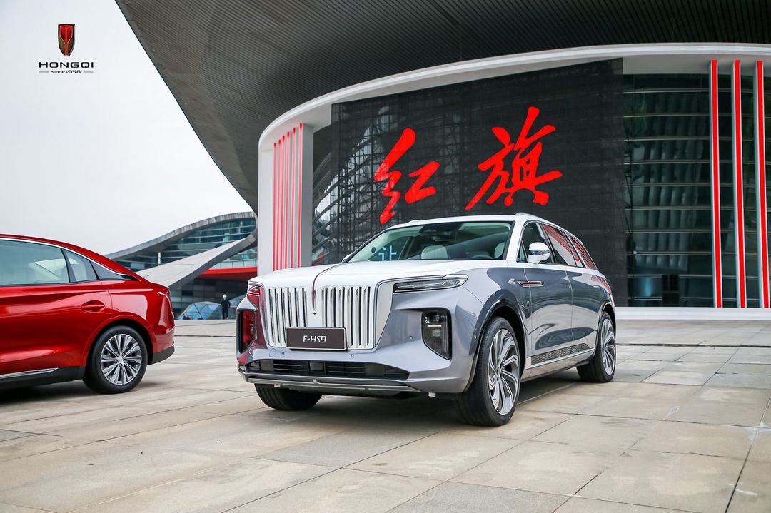 Оксана Самойлова приобрела для наследников китайский аналог Rolls-Royce за 14 млн рублей