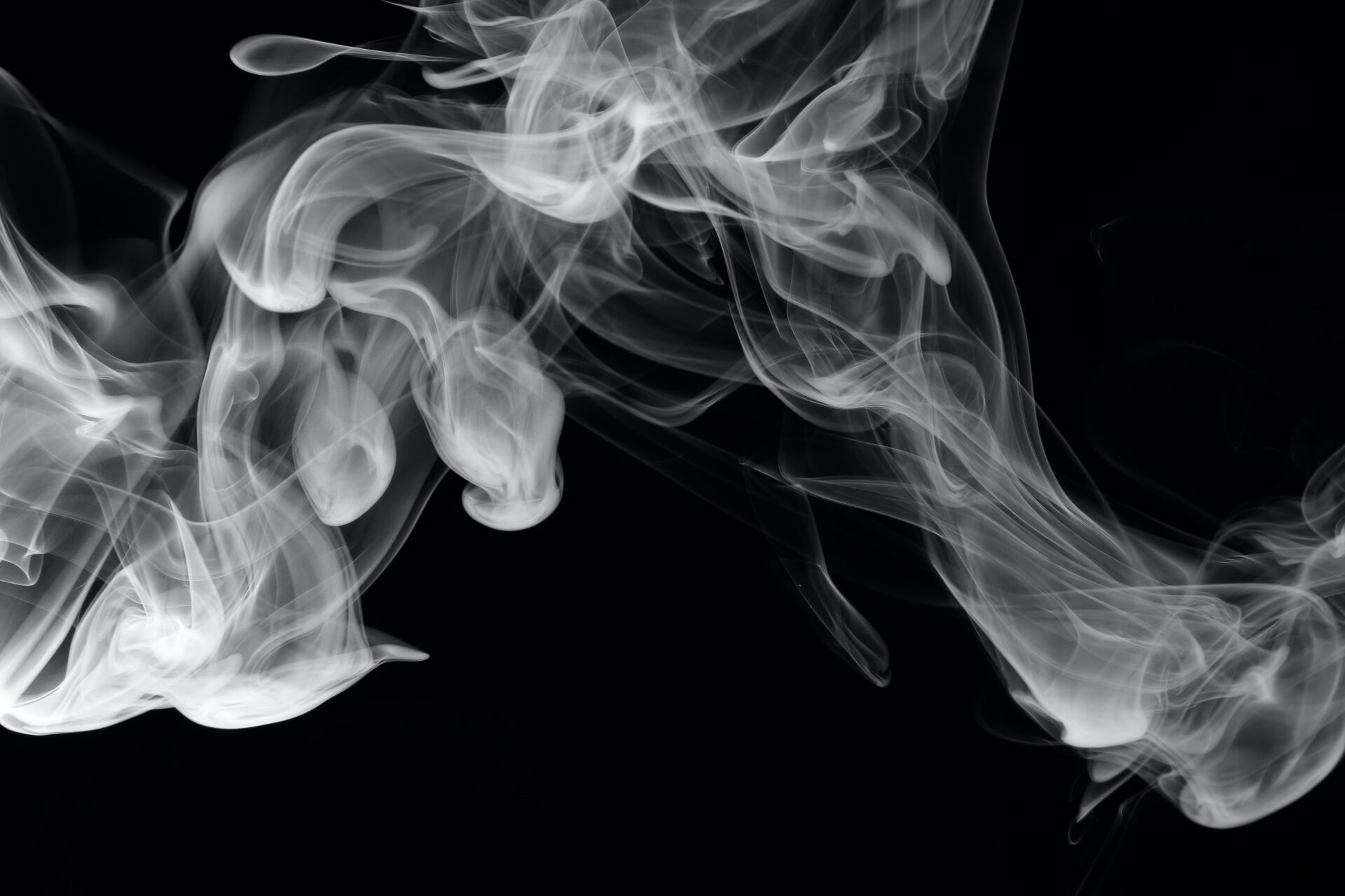 В США разработано «умное» ожерелье SmokeMon, которое помогает бросить курить