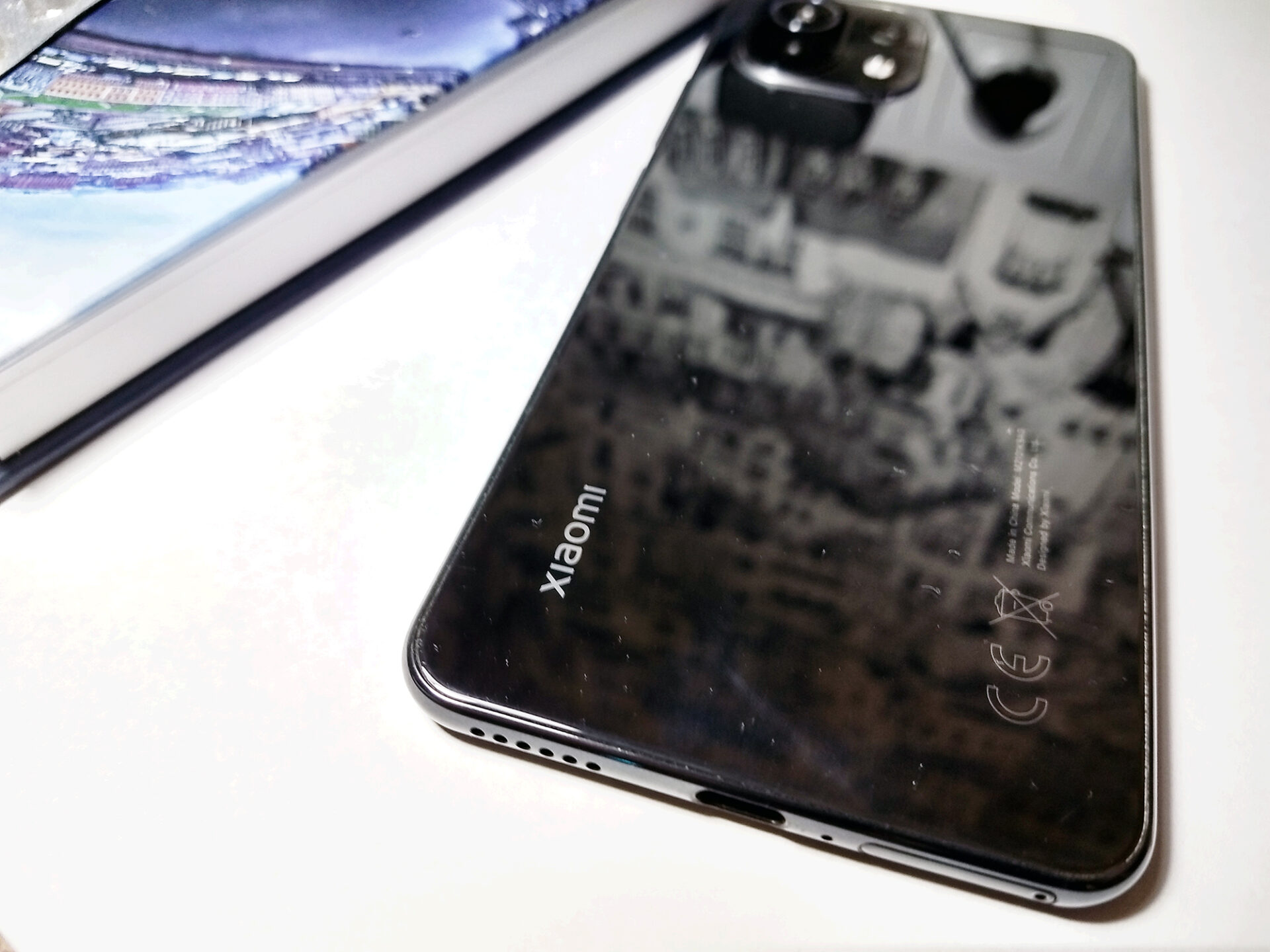 Xiaomi планирует начать выпуск первых смартфонов с 300-Вт зарядкой за пять минут до 100%