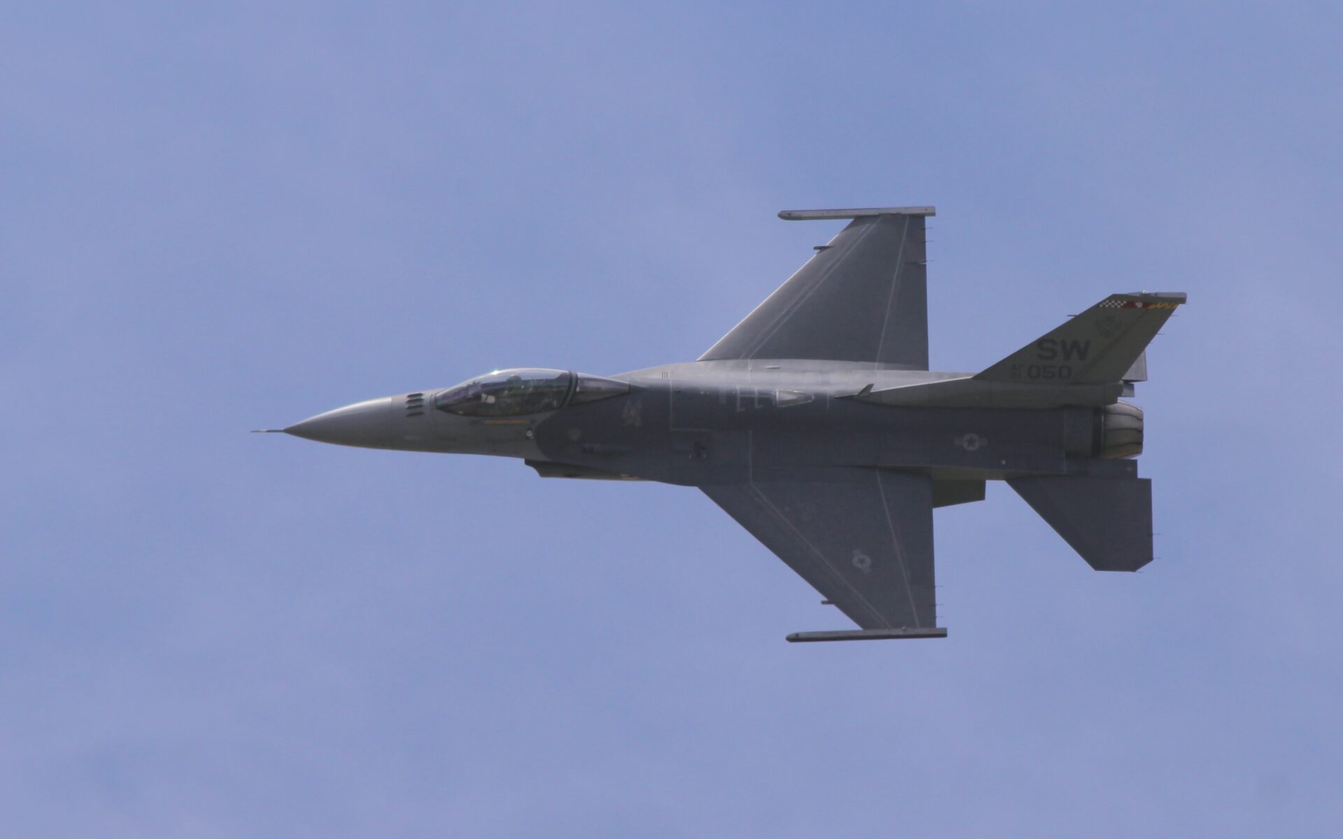 Fox: 8 сенаторов США потребовали от Пентагона передать Украине истребители F-16