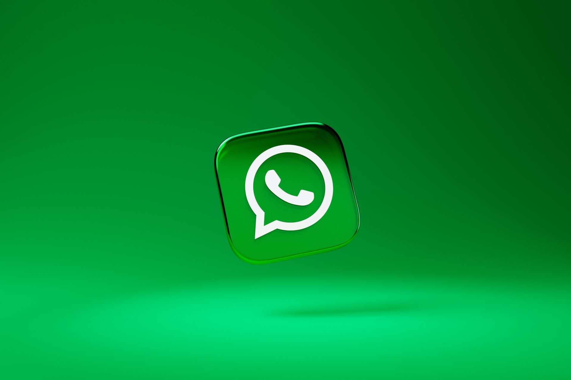 WhatsApp просит всех граждан РФ обновлять приложение в 2023 году из-за риска отказа