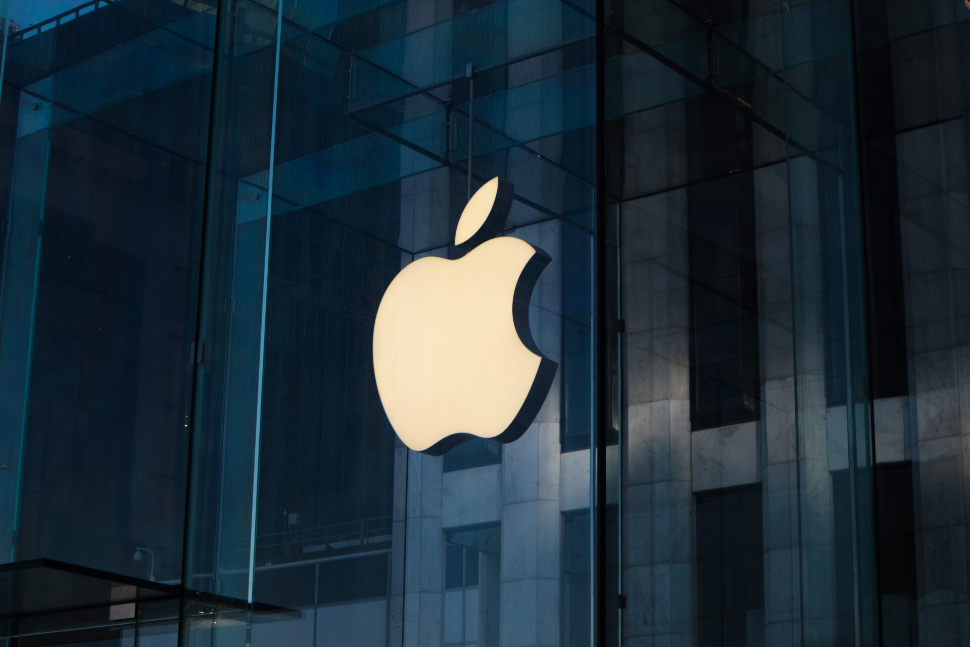 Bloomberg: Apple столкнулась с беспрецедентной волной увольнений среди топ-менеджеров