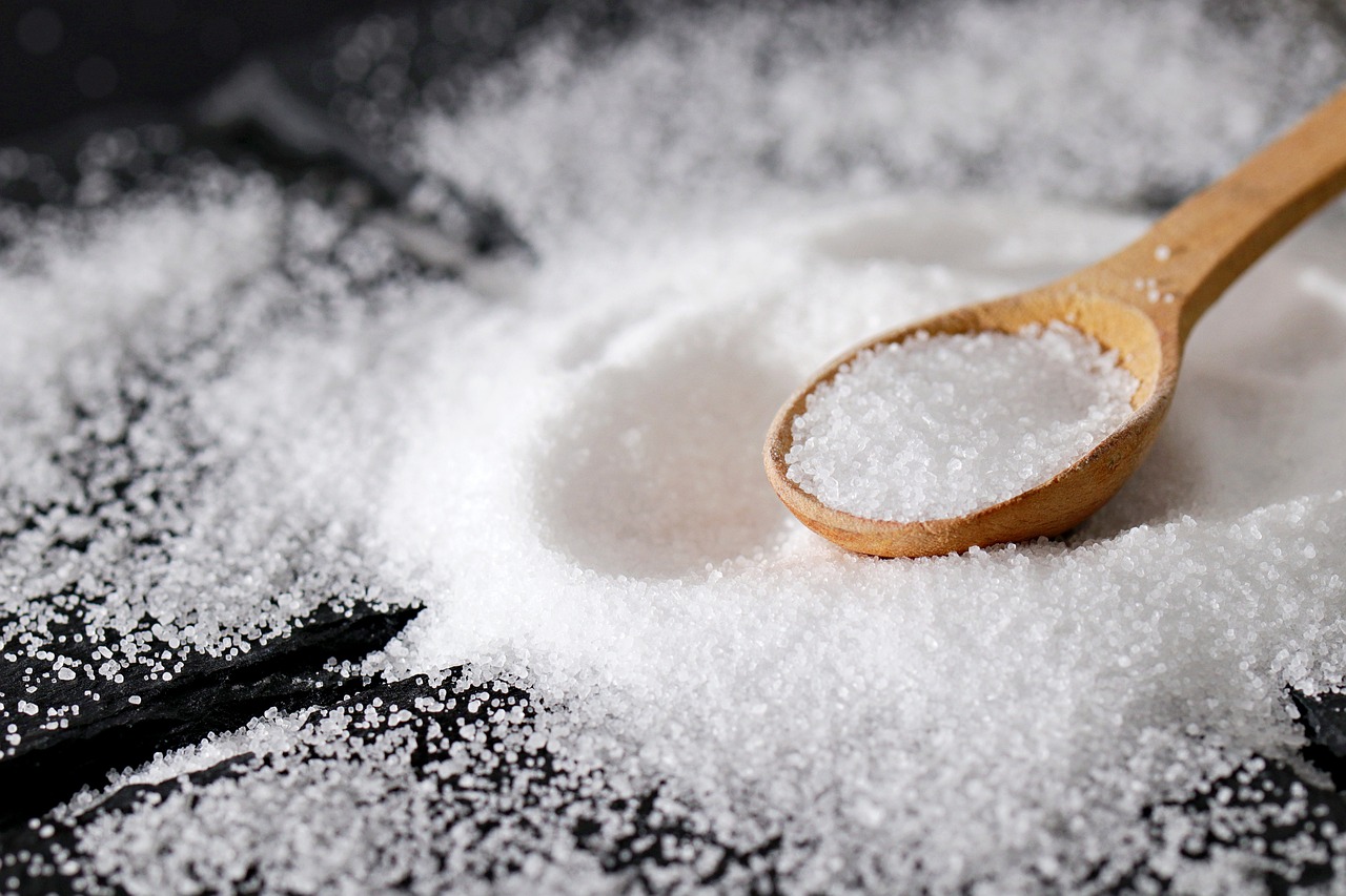 Частое добавление соли в продукты связано с риском развития болезни почек