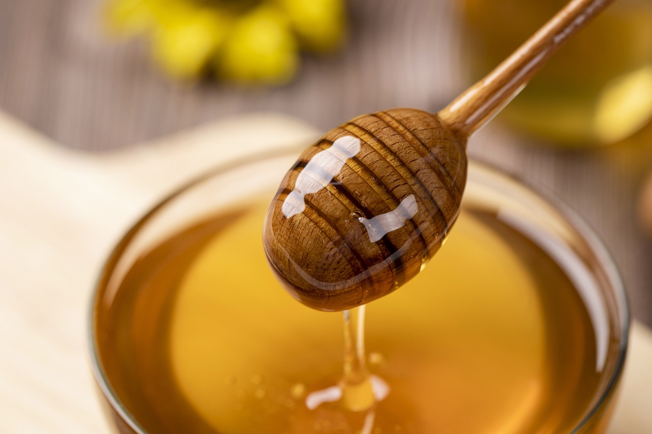 Доктор Маттке: как мед может помочь успокоить кашель у взрослых и детей