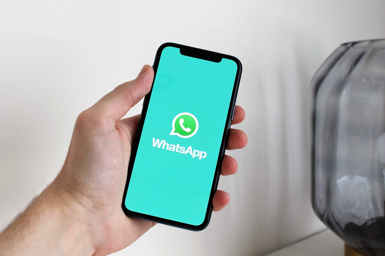В WhatsApp намерены внедрить искусственный интеллект для редактирования фото